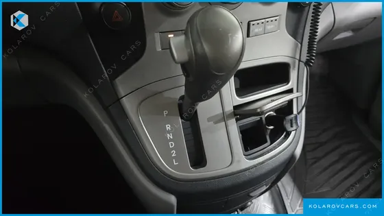 HYUNDAI STAREX 12-SEATER LPI WAGON