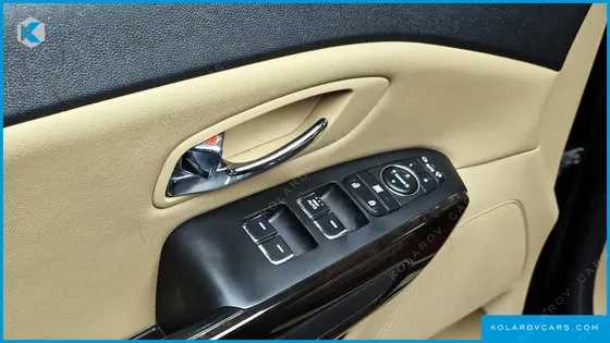 KIA CARNIVAL 9-SEATER PRSTIGE