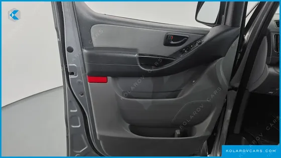 HYUNDAI STAREX 12-SEATER WAGON