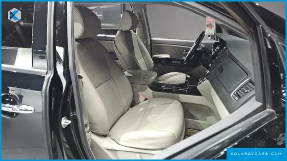 KIA CARNIVAL 9-SEATER PRSTIGE