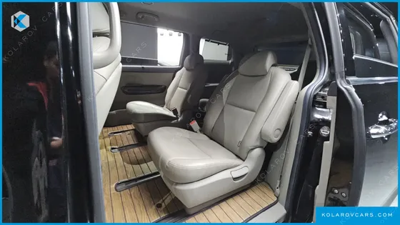 KIA CARNIVAL 9-SEATER PRSTIGE