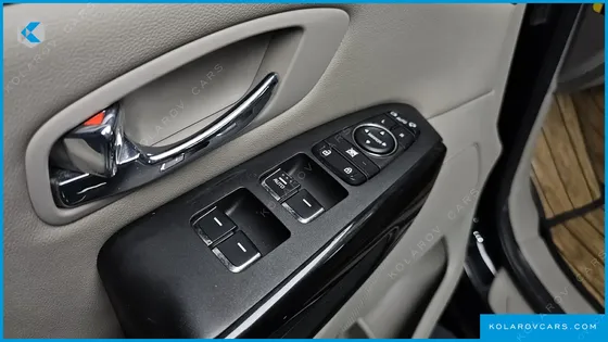 KIA CARNIVAL 9-SEATER PRSTIGE