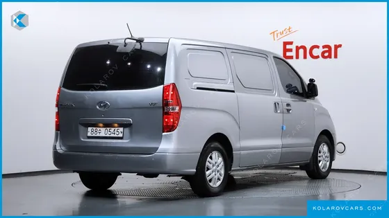 HYUNDAI STAREX 3-SEATER VAN
