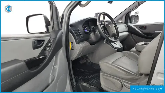 HYUNDAI STAREX 3-SEATER VAN