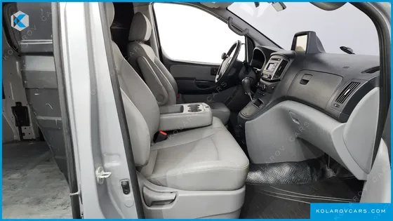 HYUNDAI STAREX 3-SEATER VAN
