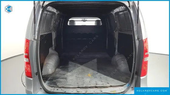 HYUNDAI STAREX 3-SEATER VAN