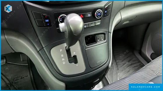 HYUNDAI STAREX 12-SEATER WAGON