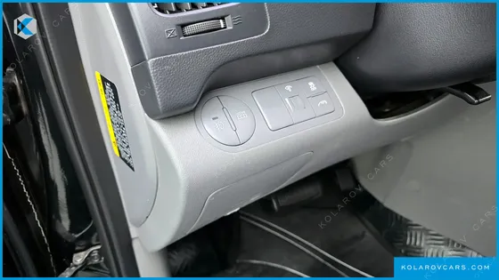 HYUNDAI STAREX 12-SEATER WAGON