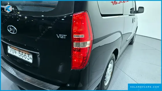 HYUNDAI STAREX 12-SEATER WAGON