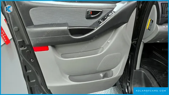 HYUNDAI STAREX 12-SEATER WAGON