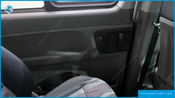 HYUNDAI STAREX 12-SEATER WAGON