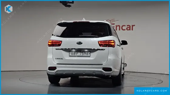 KIA CARNIVAL 9-SEATER PRSTIGE