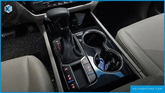 KIA CARNIVAL 9-SEATER PRSTIGE