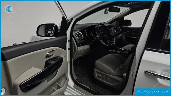 KIA CARNIVAL 9-SEATER PRSTIGE