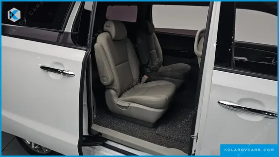 KIA CARNIVAL 9-SEATER PRSTIGE