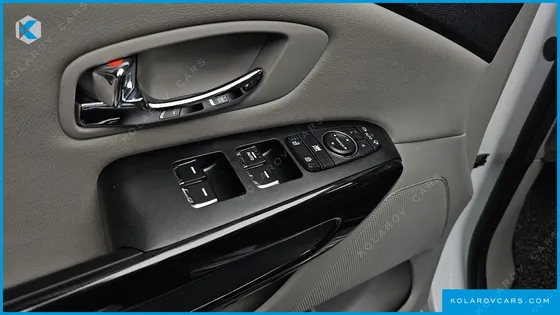 KIA CARNIVAL 9-SEATER PRSTIGE