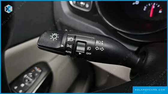 KIA CARNIVAL 9-SEATER PRSTIGE