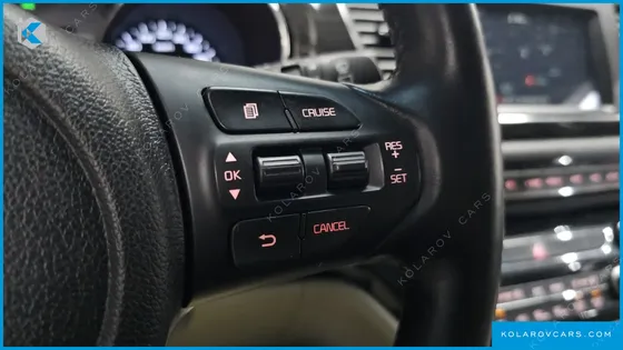 KIA CARNIVAL 9-SEATER PRSTIGE