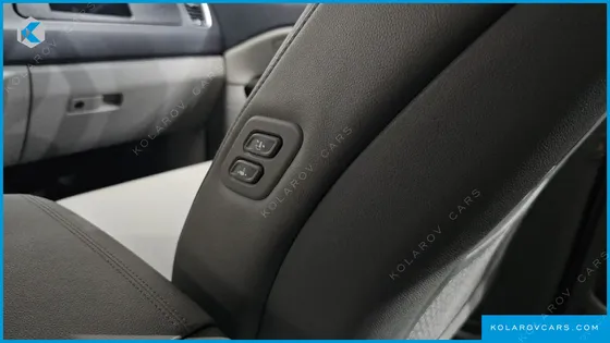 KIA CARNIVAL 9-SEATER PRSTIGE