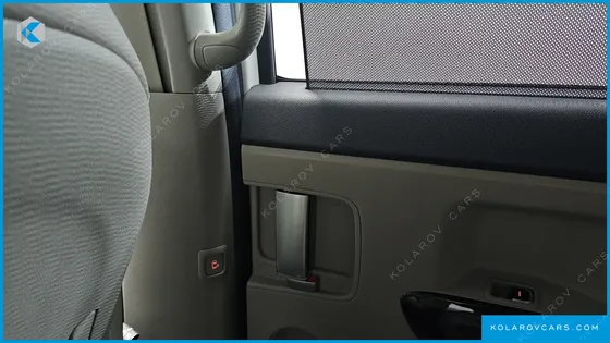 KIA CARNIVAL 9-SEATER PRSTIGE