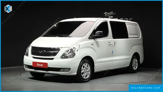 HYUNDAI STAREX 5-SEATER VAN