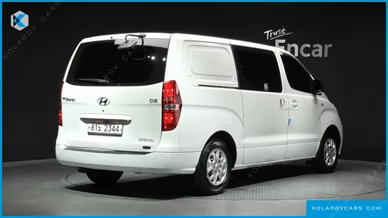 HYUNDAI STAREX 5-SEATER VAN