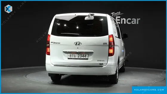 HYUNDAI STAREX 5-SEATER VAN