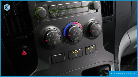 HYUNDAI STAREX 5-SEATER VAN