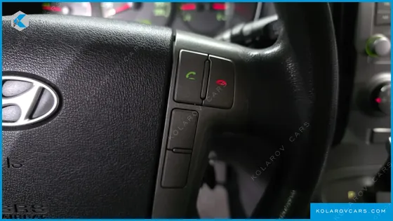 HYUNDAI STAREX 5-SEATER VAN