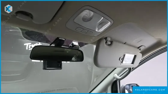 HYUNDAI STAREX 5-SEATER VAN