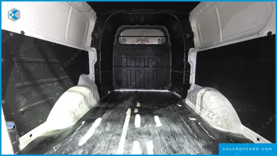 HYUNDAI STAREX 5-SEATER VAN