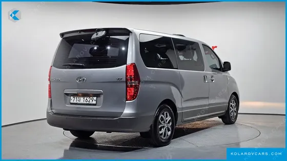 HYUNDAI STAREX 11-SEATER WAGON