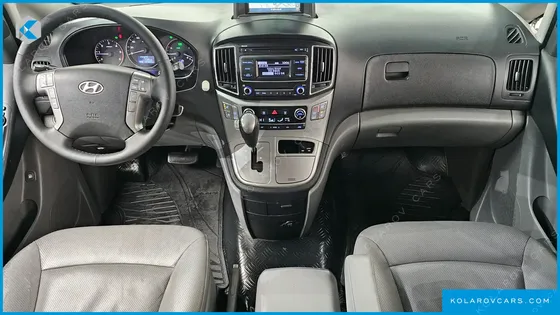 HYUNDAI STAREX 11-SEATER WAGON