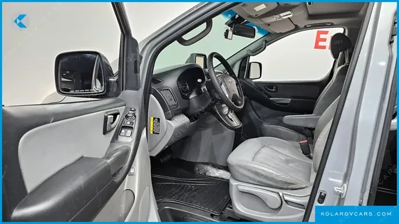 HYUNDAI STAREX 11-SEATER WAGON