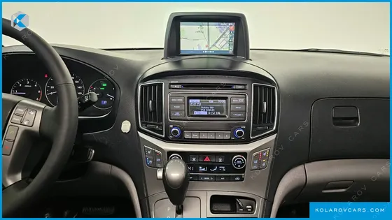 HYUNDAI STAREX 11-SEATER WAGON