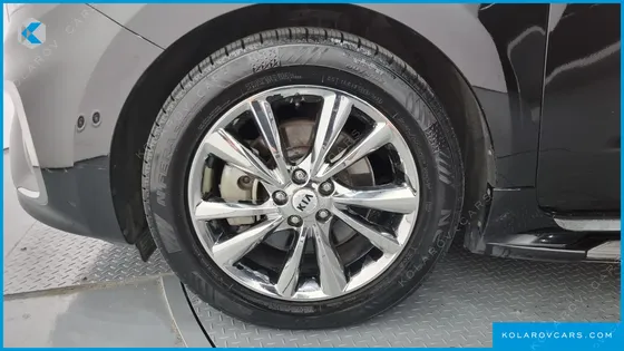 KIA CARNIVAL 9-SEATER PRSTIGE