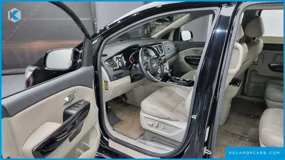 KIA CARNIVAL 9-SEATER PRSTIGE