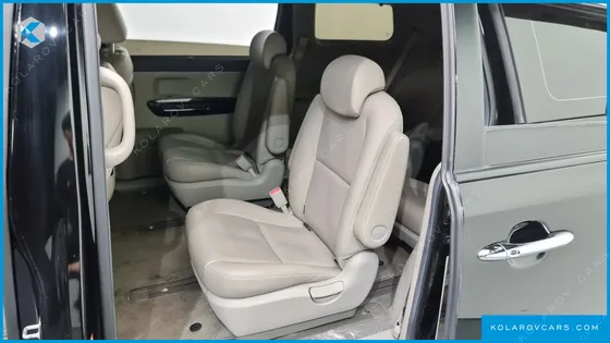 KIA CARNIVAL 9-SEATER PRSTIGE