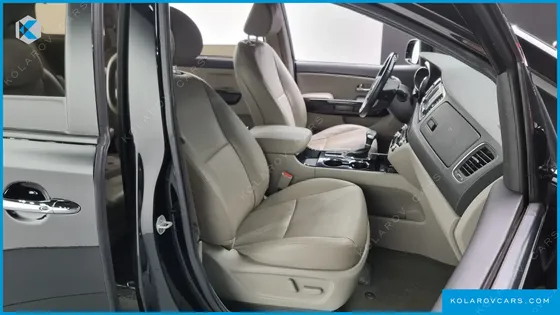 KIA CARNIVAL 9-SEATER PRSTIGE