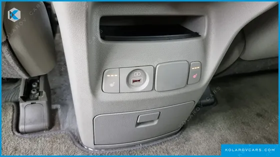 KIA CARNIVAL 9-SEATER PRSTIGE