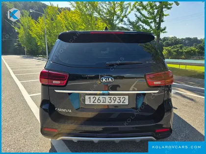 KIA CARNIVAL 9-SEATER LUXURY