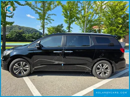 KIA CARNIVAL 9-SEATER LUXURY