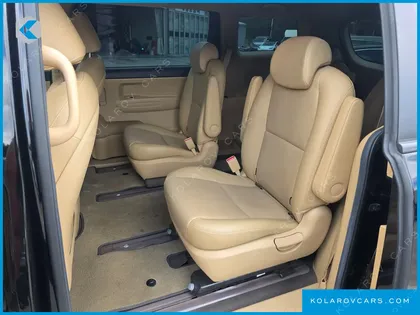 KIA CARNIVAL 9-SEATER LUXURY