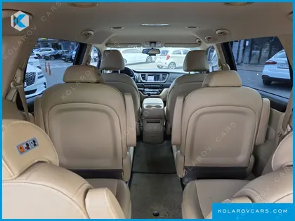KIA CARNIVAL 9-SEATER LUXURY