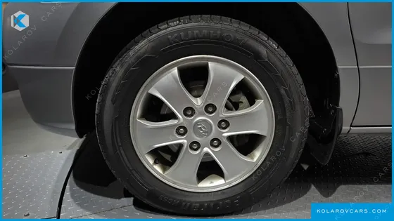 HYUNDAI STAREX 4WD 11-SEATER WAGON