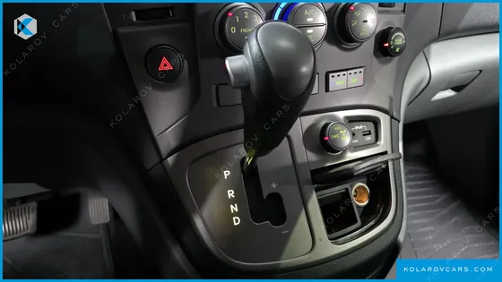 HYUNDAI STAREX 4WD 11-SEATER WAGON