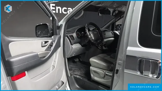 HYUNDAI STAREX 4WD 11-SEATER WAGON