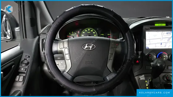 HYUNDAI STAREX 4WD 11-SEATER WAGON