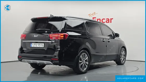 KIA CARNIVAL 9-SEATER NOBLESSE