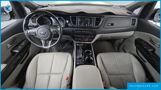 KIA CARNIVAL 9-SEATER NOBLESSE